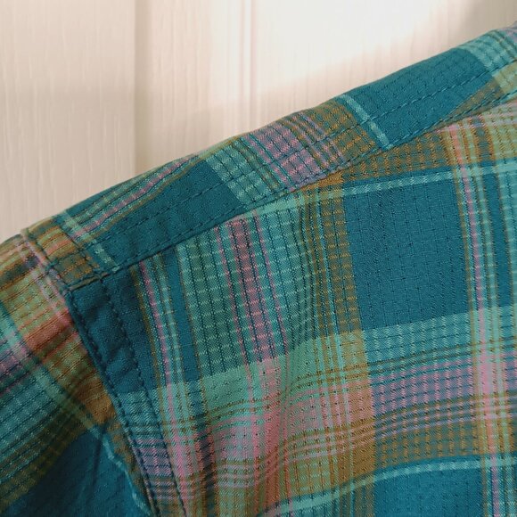 Duluth Trading Co Women's Teal Plaid Short Sleeve Breezeshooter Shirt Size S - Picture 3 of 16